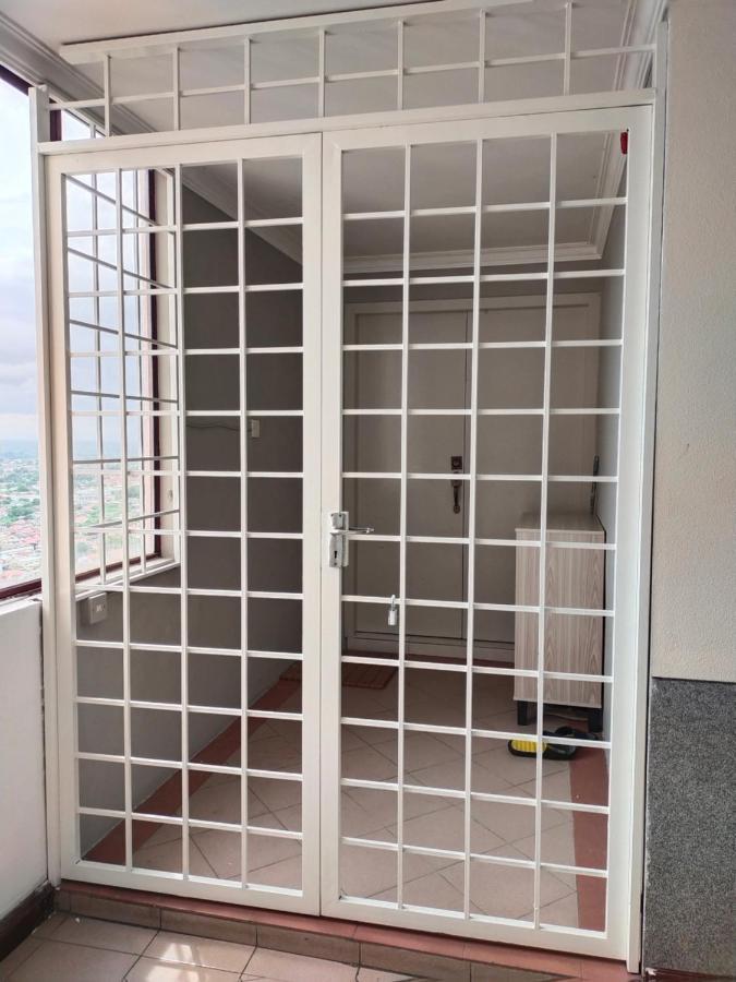 Cmk Apartmen Mutiara Tower 3 Bedroom Kota Bharu#Netflix Eksteriør billede