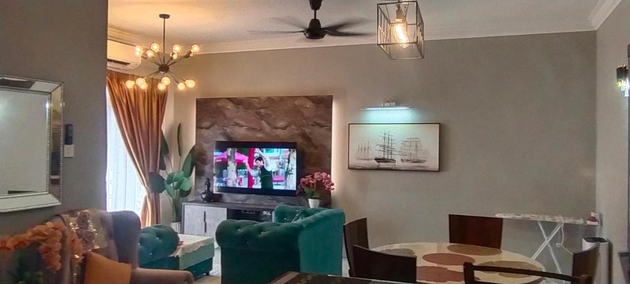 Cmk Apartmen Mutiara Tower 3 Bedroom Kota Bharu#Netflix Eksteriør billede
