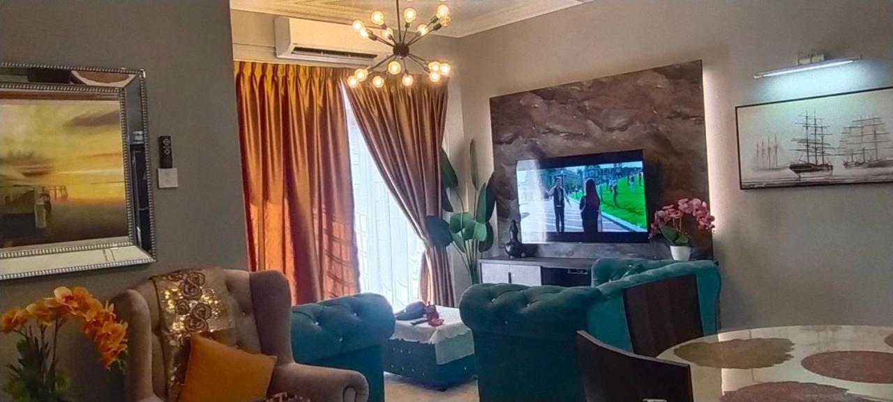Cmk Apartmen Mutiara Tower 3 Bedroom Kota Bharu#Netflix Eksteriør billede